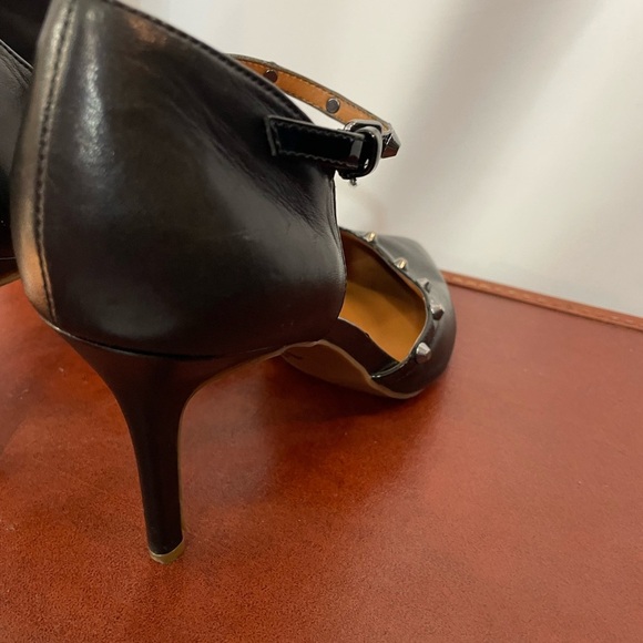 Women’s 11 14th & Union Black Stiletto Heels with Gold Studs‎ and Ankle Strap - Picture 5 of 8